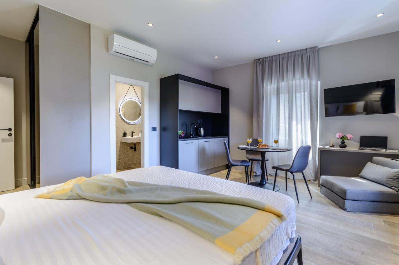 Dora Rooms And Studios Sutivan ภายนอก รูปภาพ